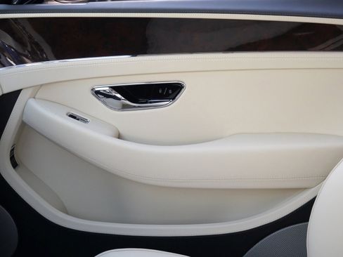 Used 2023 Bentley Continental GT Mulliner image 11