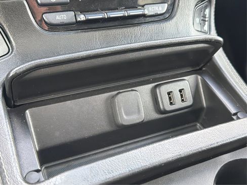 Used 2019 GMC Yukon Denali image 38