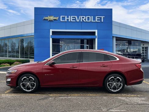 Used 2023 Chevrolet Malibu LT image 2