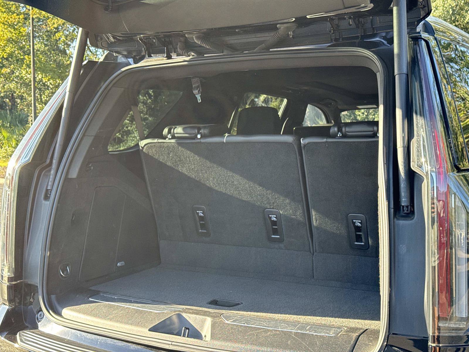 Certified 2026 Cadillac Escalade Luxury AWD/4WD image 28
