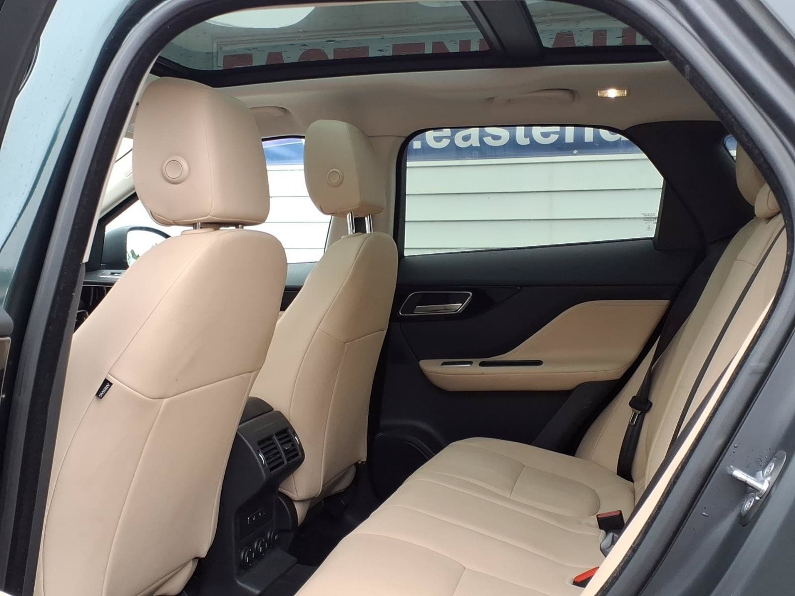 Used 2017 Jaguar F-PACE Premium AWD/4WD image 12