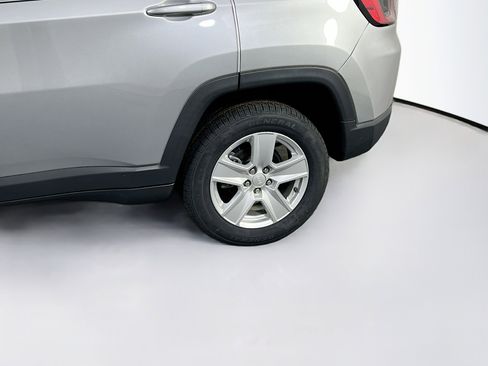 Used 2022 Jeep Compass Latitude w/ Convenience Group AWD/4WD image 28