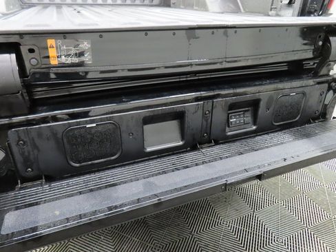 Used 2025 GMC Sierra 2500 AT4X image 45