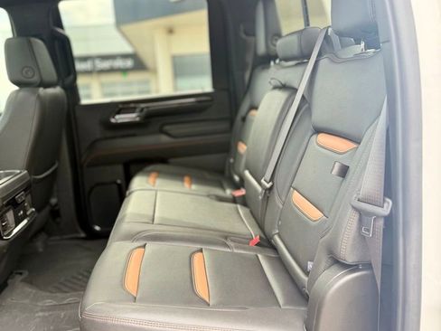 Used 2024 GMC Sierra 2500 AT4 w/ AT4 Premium Plus Package AWD/4WD image 18