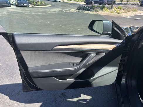 Used 2022 Tesla Model 3 RWD image 21