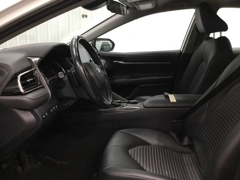 Used 2024 Toyota Camry SE FWD image 4