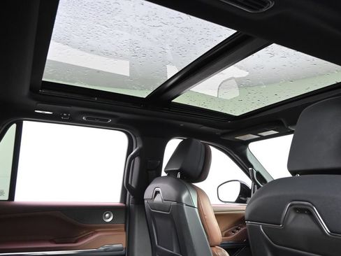 New 2026 Lincoln Navigator L Reserve AWD/4WD image 17