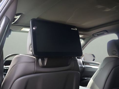 New 2026 Cadillac Escalade Luxury w/ Touring Package image 18