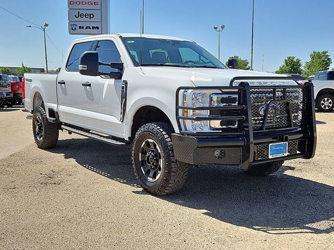 Used 2025 Ford F350 XLT w/ Tremor Off-Road Package image 4