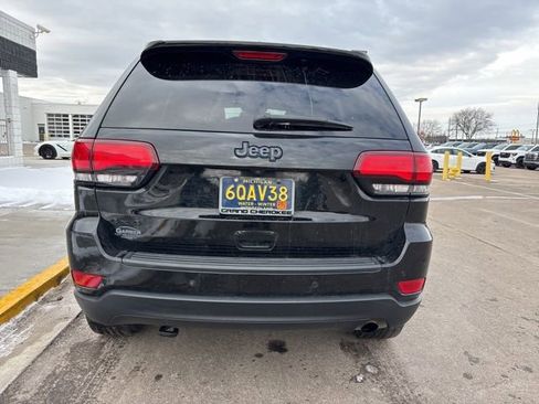 Used 2018 Jeep Grand Cherokee Laredo image 7