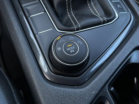 Used 2022 Volkswagen Tiguan SEL R-Line image 15