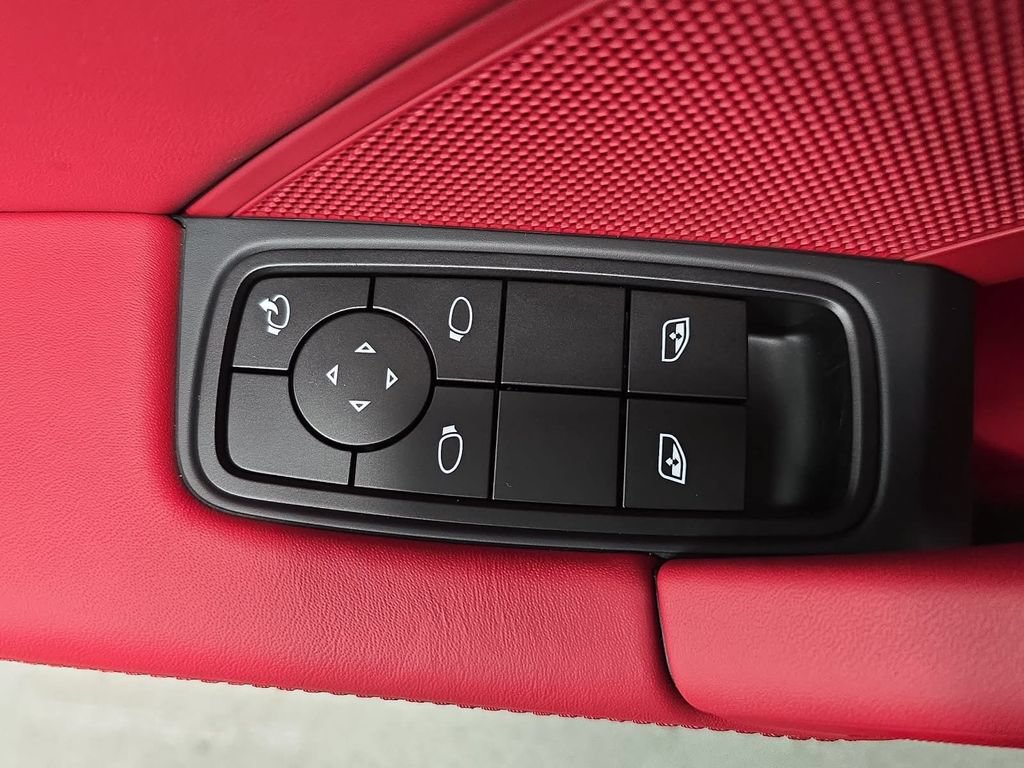Certified 2026 Porsche 911 Targa 4 GTS AWD/4WD image 24