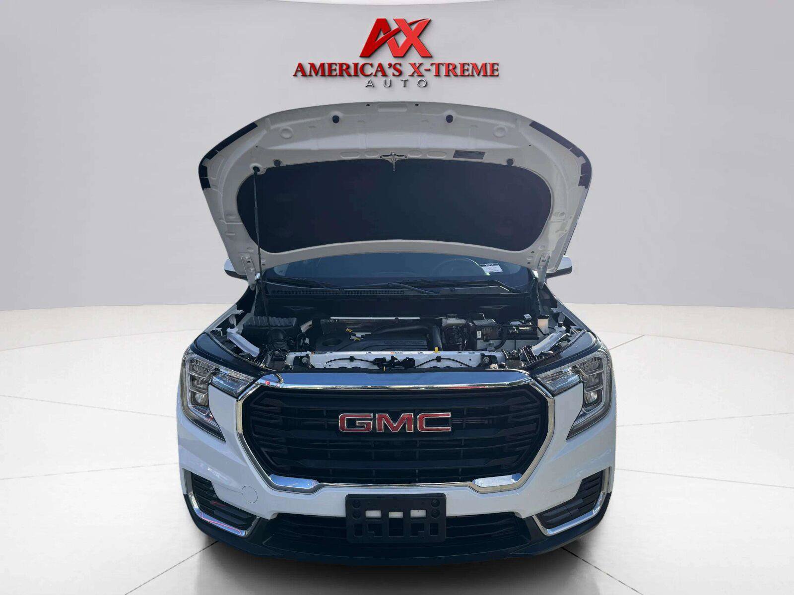 Used 2024 GMC Terrain SLE FWD image 48