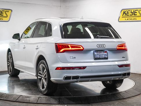 Used 2020 Audi Q5 e Prestige w/ Prestige Package image 2