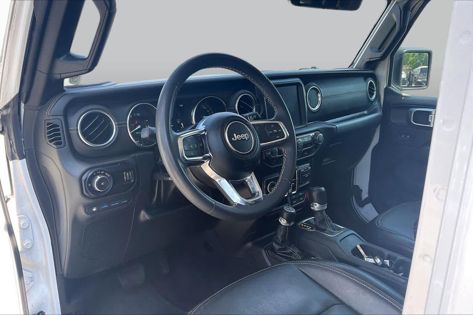 Used 2023 Jeep Wrangler Unlimited Sahara AWD/4WD image 14