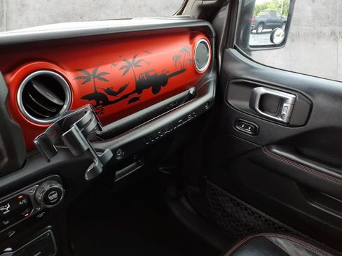 Used 2018 Jeep Wrangler Unlimited Rubicon w/ Steel Bumper Group AWD/4WD image 24