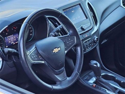 Used 2021 Chevrolet Equinox LT image 19