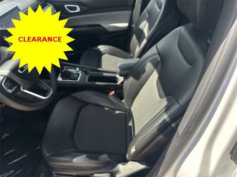 Used 2024 Jeep Compass Latitude image 21