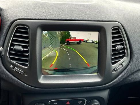 Used 2018 Jeep Compass Trailhawk w/ Leather Interior Group image 21