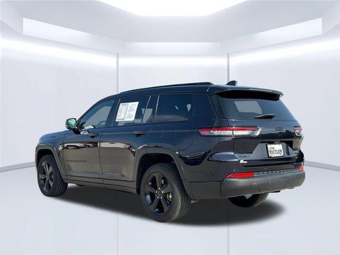 Used 2024 Jeep Grand Cherokee L Limited w/ Black Appearance Package AWD/4WD image 4