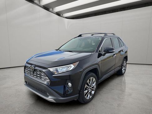 Used 2019 Toyota RAV4 Limited image 1
