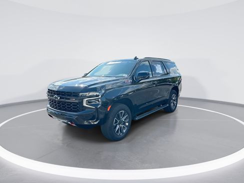 Used 2024 Chevrolet Tahoe Z71 w/ Luxury Package AWD/4WD image 5