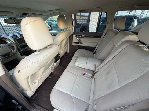 Used 2018 Lexus GX 460 image 38