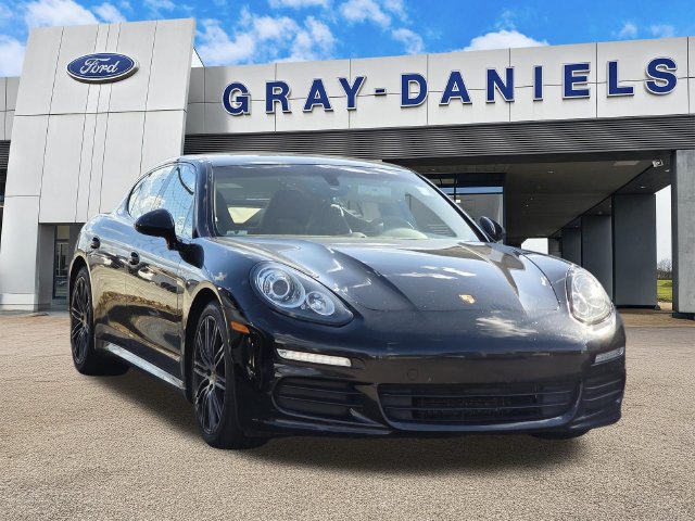 Used 2016 Porsche Panamera 4 AWD/4WD image 1