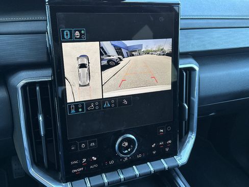 Used 2025 GMC Acadia Elevation FWD image 21
