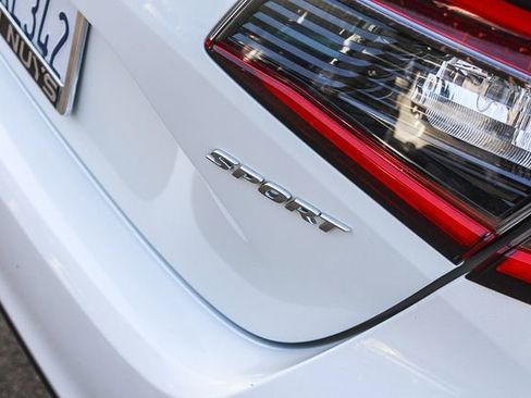 Used 2022 Honda Civic Sport image 12