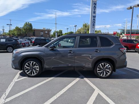 Used 2025 Subaru Forester Touring w/ Popular Package - Touring AWD/4WD image 7