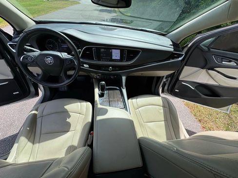 Used 2020 Buick Enclave Essence w/ Sport Touring Edition image 9