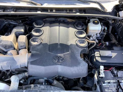 Used 2018 Toyota 4Runner SR5 Premium image 32