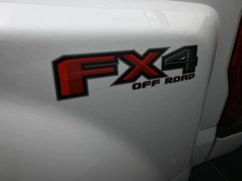 Used 2022 Ford F450 Platinum w/ FX4 Off-Road Package image 23