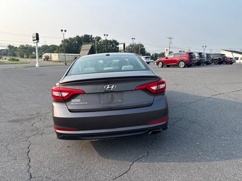 Used 2017 Hyundai Sonata SE FWD image 4