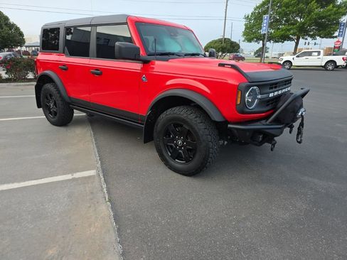 Used 2023 Ford Bronco Black Diamond image 9