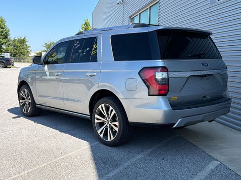 Used 2020 Ford Expedition Limited w/ Equipment Group 302A RWD image 2
