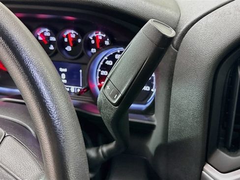 Used 2023 Chevrolet Silverado 1500 Custom AWD/4WD image 17