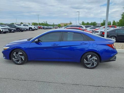 Certified 2025 Hyundai Elantra Sport FWD image 9
