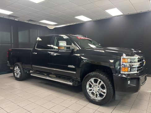Used 2018 Chevrolet Silverado 2500 High Country w/ Duramax Plus Package image 1