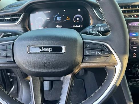 Used 2023 Jeep Grand Cherokee Limited RWD image 18