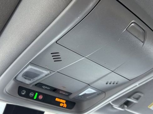 Used 2022 GMC Terrain SLE image 24