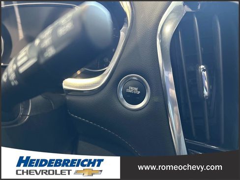 Certified 2023 Chevrolet Traverse Premier image 32