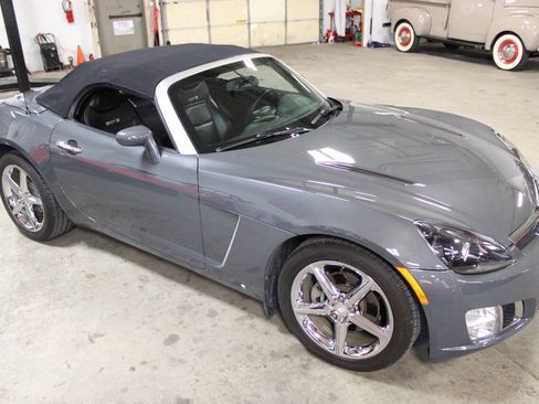 Used 2009 Saturn Sky Red Line RWD image 14