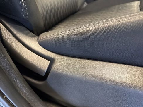 Used 2018 Nissan Rogue SV image 31