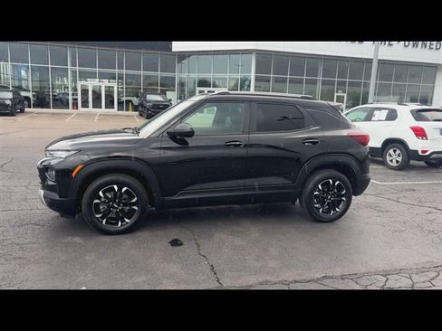 Certified 2023 Chevrolet TrailBlazer LT w/ Convenience Package FWD image 5