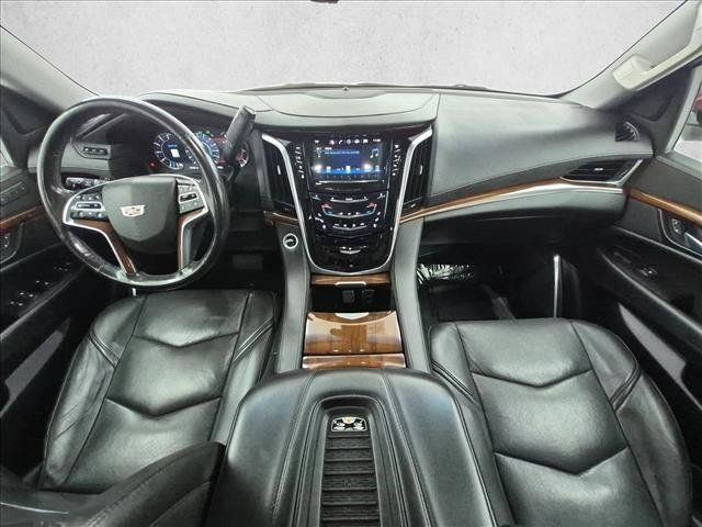 Used 2020 Cadillac Escalade ESV Premium Luxury AWD/4WD image 20