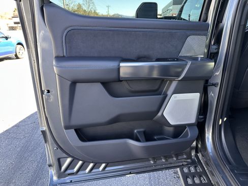 Used 2025 Ford F250 Platinum w/ Tremor Off-Road Package image 12