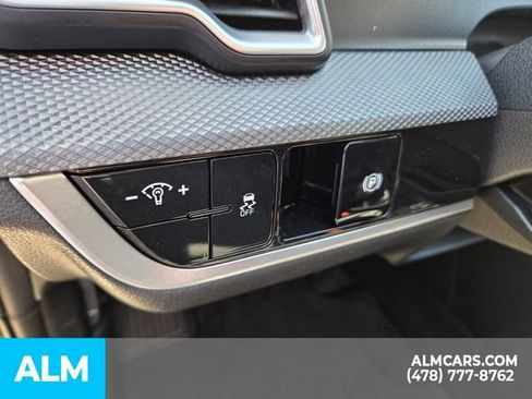 Used 2025 Kia Sportage LX FWD image 24