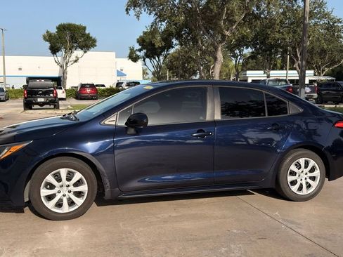 Used 2021 Toyota Corolla LE FWD image 8